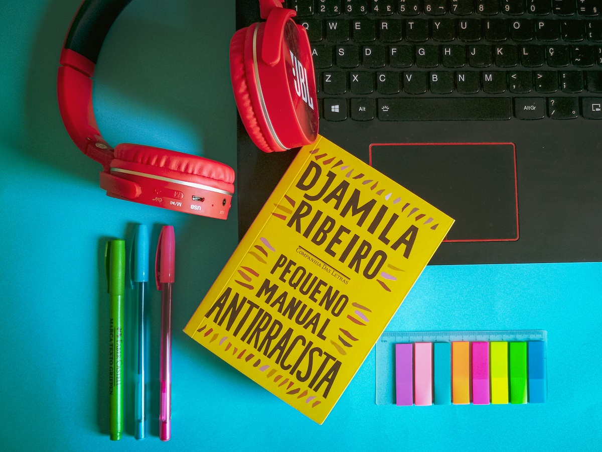 Pequeno manual antirracista de Djamila Ribeiro